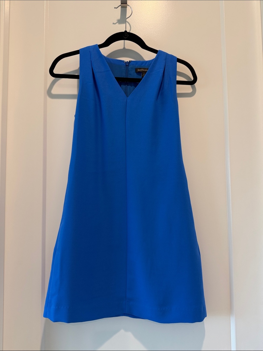 Banana Republic V-Neck Sleeveless Shift Tunic in Bright Blue